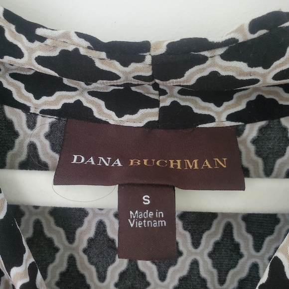 Patterned Sleeveless Blouse - Picture 3 of 4